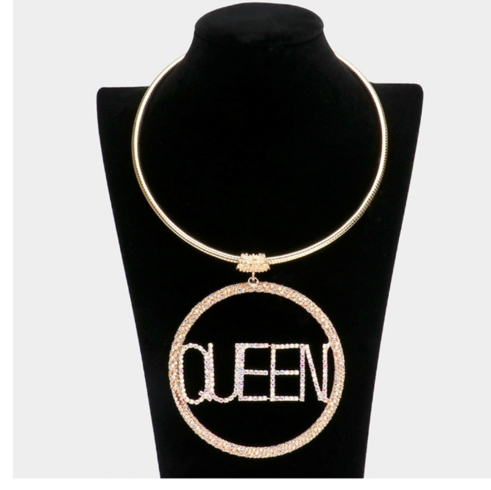 QUEEN Rhinestone Embellished Message Open Circle Pendant Necklace
